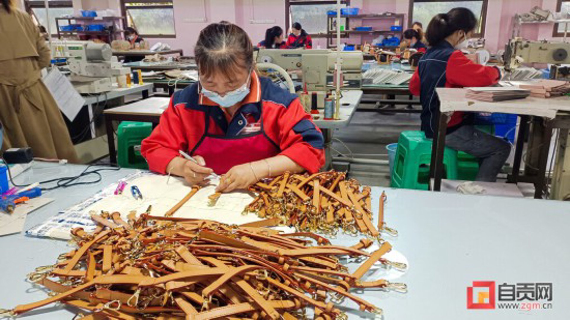 请育箱包饰品
